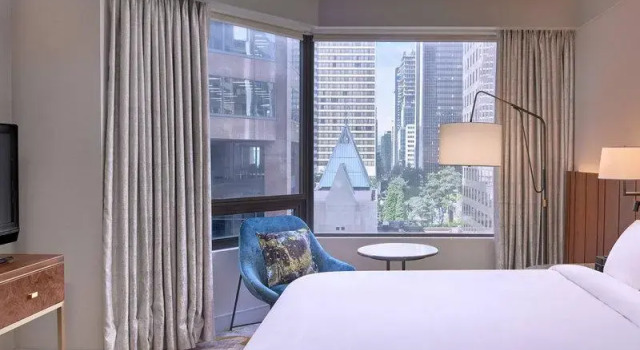 Полулюкс Metropolitan Hotel Vancouver