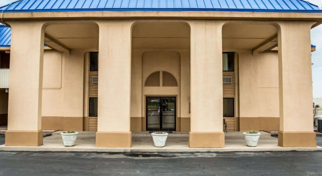 Rodeway Inn & Suites Plymouth Hwy 64, Забронировать Мини-отель Плимут Северная Каролина
