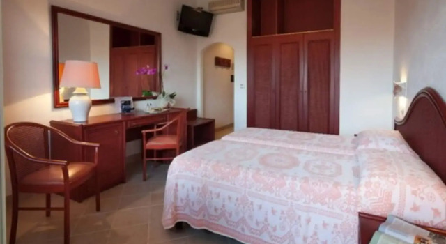 Gabbiano Azzurro Hotel & Suites