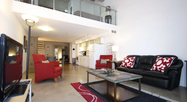 Номер Standard Downtown Loft Style Condo Heated Parking