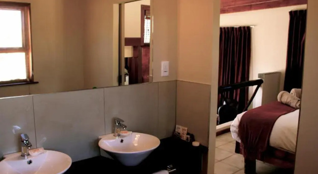 Номер Standard Zebra Kalahari Lodge
