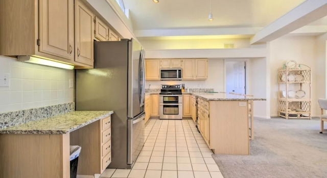 Апартаменты с 3 комнатами с балконом Waterfront Condo w/ Resort Perks in Lake Ozark!