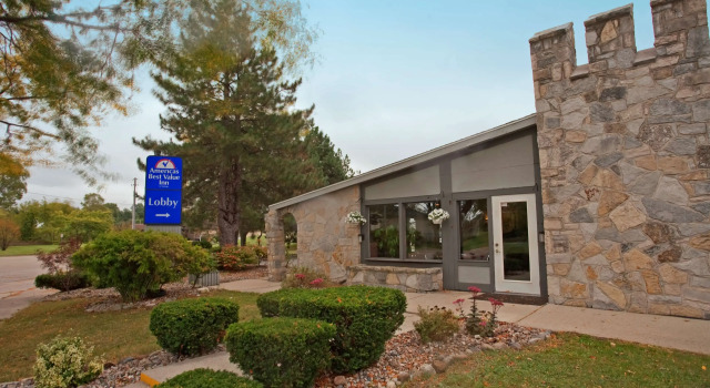 Americas Best Value Inn Lansing, Book Hotel Hoteller i Lansing med pool, Swimmingpool