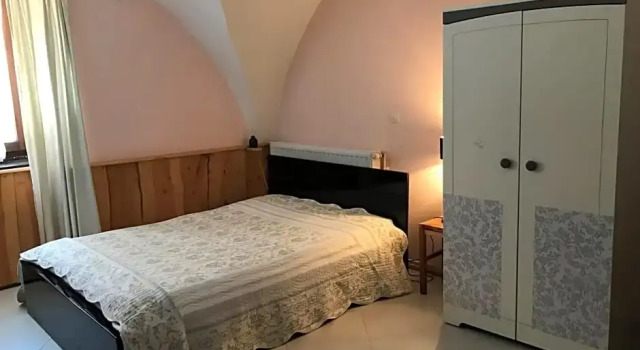 Le Rocher des Ducs, vue sur montagne, abris voitures et motos, Prenota Hotel Hotel a Alvernia con parcheggio, Parcheggio