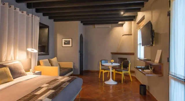 Dos Casas Hotel & Spa, Забронировать Курортный отель Отели Сан-Мигель-де-Альенде с парковкой, рядом с Las Monjas Temple, Парковка