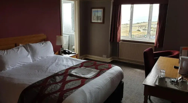 Commodore Hotel, Varaa Hotelli 3 tähden hotellit kohteessa Merseyside, 3*