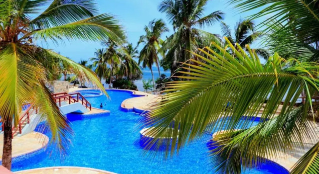 Апартаменты с 2 комнатами Stay.Plus Shanzu Beachfront Apartment