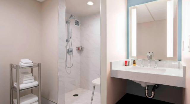 Двухместный номер Standard Irvine Marriott