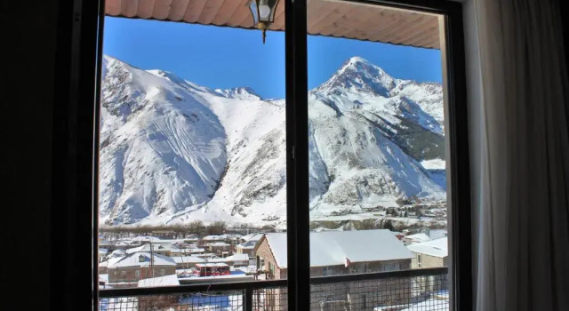 Трёхместный номер Standard с балконом Sunshine Kazbegi