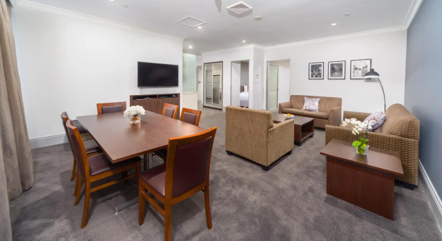 Апартаменты Hyde Park Inn