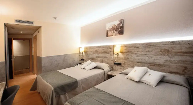 Номер Standard Hotel Palau de Girona