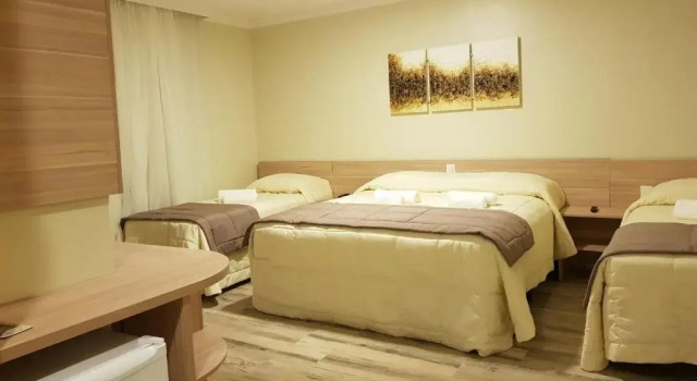 Четырёхместный номер Deluxe Sky Serra Hotel