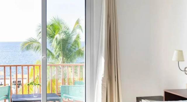 Двухместный номер Deluxe с балконом и oceanfront Samsara Cliff Resort