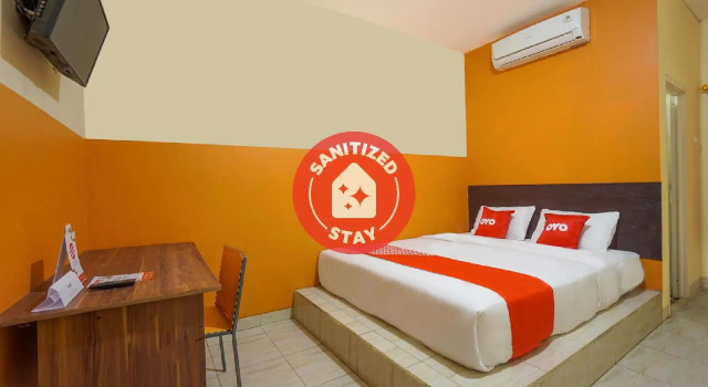 OYO 2639 Oxy Townhouse, Book Hotel Hotels in Sulawesi with Parking, Parking