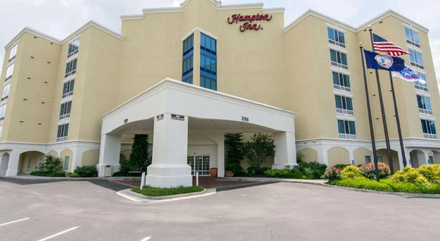 Одноместный люкс с 2 комнатами Hampton Inn Salem East - Electric Road