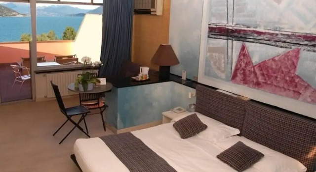 Трёхместный номер Superior с видом на озеро Wellness & Beauty Hotel Conca Azzurra