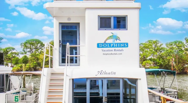 Коттедж Dolphins Vacation Rental