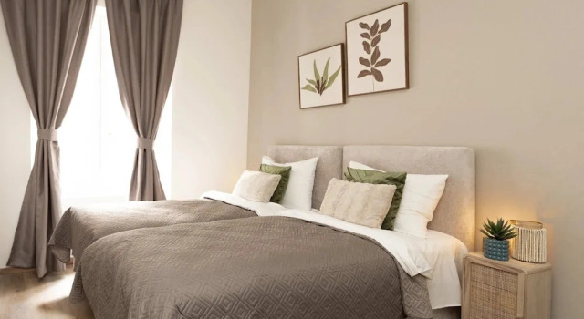 One Lux Stay 3BR / 2BA Antwerp Near Central Station, Забронировать Апарт-отель Антверпен провинция Антверпен, рядом с Станция Антверпен Централь
