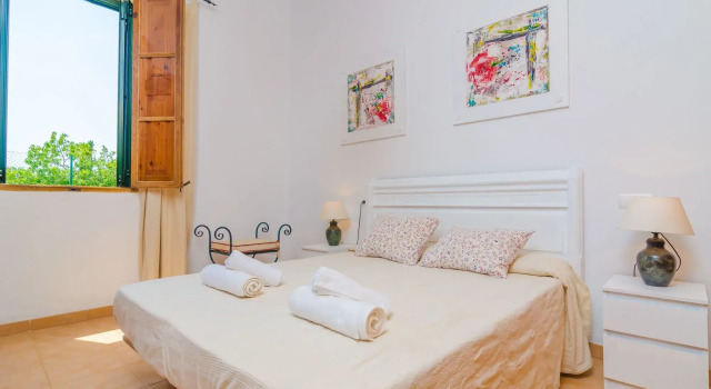 CAN Pistola, Book Hotel Algaida Majorca