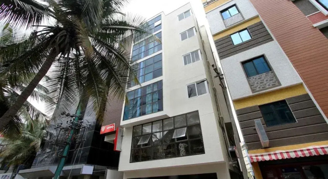 OYO 8739 Melody Inn Bellandur, Забронировать Отель Бангалор штат Карнатака, рядом с Озеро Белландер