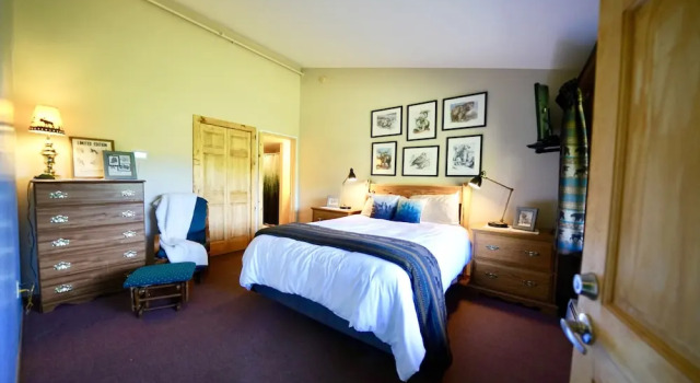 Flat Fish Lodge B&B, Rezerwuj Bed and Breakfast Fritz Creek 