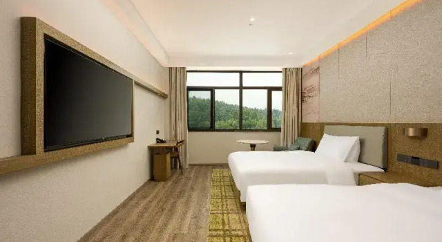 Четырёхместный номер Standard Holiday Inn Jiuhua Mountain Hot Spring by IHG