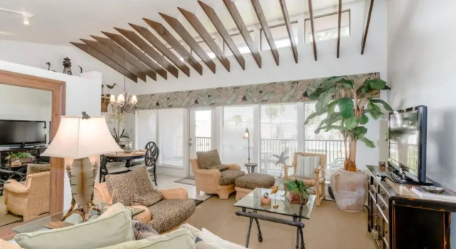 Sunchase Beachfront 205 by Padre Island Rentals, Buchen Sie Hotel Hotels in Padre Island mit Pool, Schwimmbad