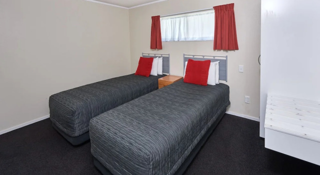 Люкс Standard с 2 комнатами Livingston Motel