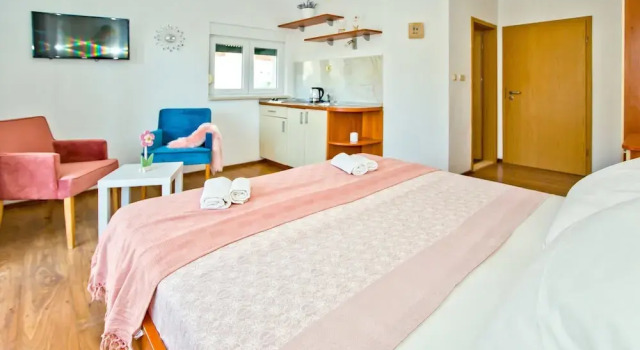 Апартаменты с балконом и с видом на море Apartments Bubalo
