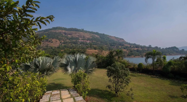 StayVista at Lake Mansion