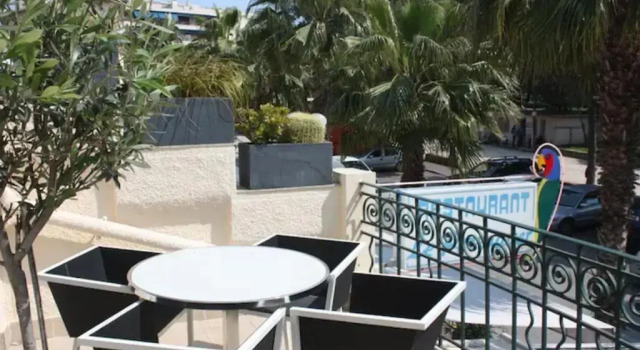 Апартаменты Appartement sur la Pinède à Juan les pins