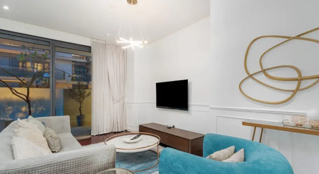 2BR in City Walk with Direct Pool Access, Забронировать Апартаменты/квартира Дубай Эмират Дубай, рядом с Mercato Shopping Mall
