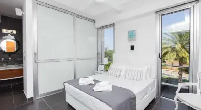 Oceanview Villa 011, Забронировать Вилла Отели Айия-Напа с парковкой, Парковка