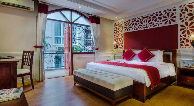 Полулюкс с балконом La Beaute De Hanoi Hotel