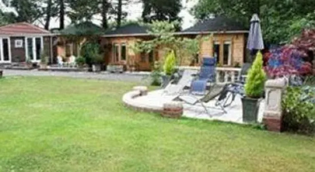 The Redlands Guesthouse, Забронировать Отель Отели Уорикшир с парковкой, Парковка