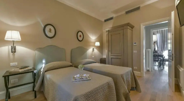 Lanfredini Firenze, Забронировать Отель Отели Флоренции с парковкой, рядом с Площадь Кафедрального собора, Парковка