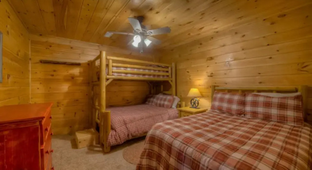 Above the Blue by Escape to Blue Ridge, Book Hotel Necowa Cove USA
