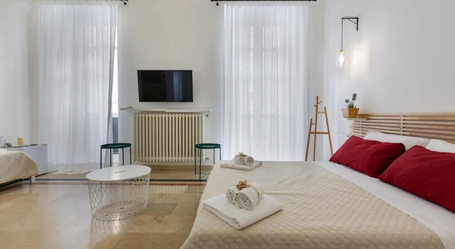 3141 B&b Incentro Comfort Suite - Central Suite by Barbarhouse, Забронировать Отель «постель и завтрак» Лечче Саленто, рядом с Museo Sigismondo Castromediano