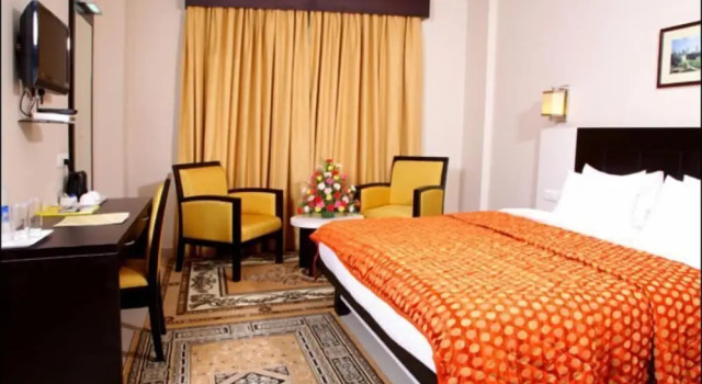 Номер Deluxe Hotel Excalibur