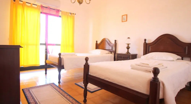 Villa Piscarreta, Rezerwuj Willa Hotele w Porches z basenem, Basen