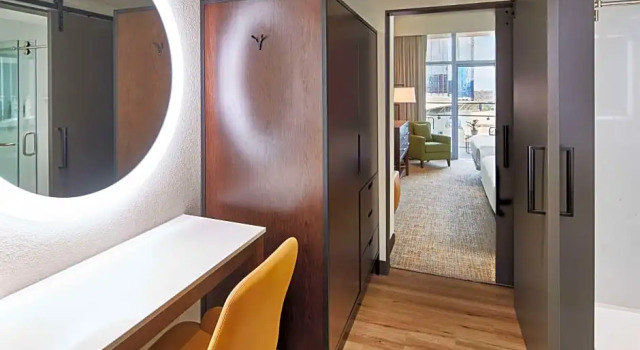 Люкс Mobility/Hearing Accessible Embassy Suites by Hilton Nashville Downtown