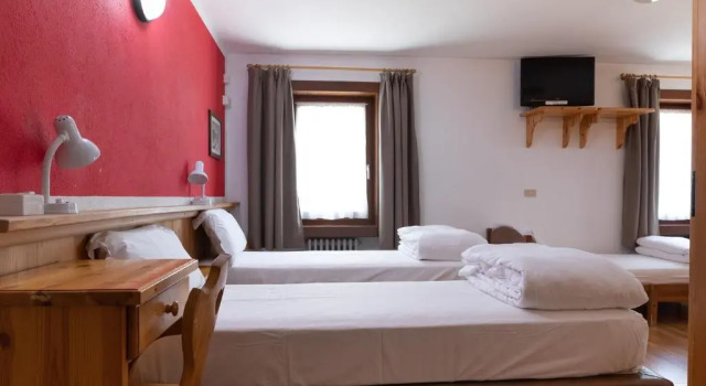 Четырёхместный номер Standard Hotel Meuble Joli