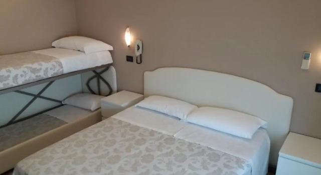 Номер Economy Hotel Astor B&B