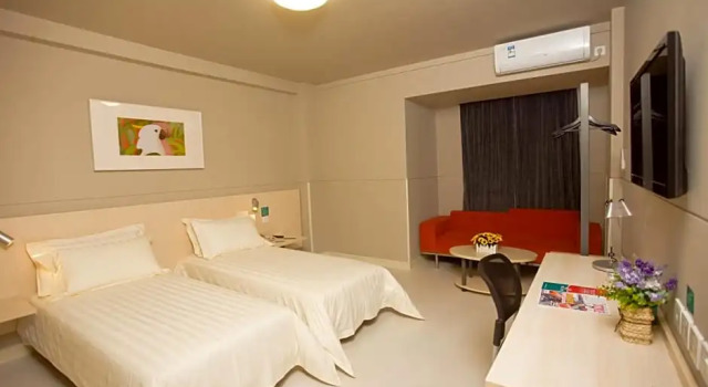 Номер Standard Jinjiang Inn - Sanya Hexi Road Pedestrian Street Hejing