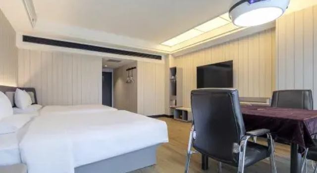 HanTing Hotel (Huaihua Railway Station Xintiandi Plaza)