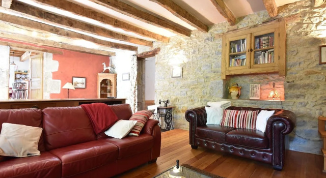 Cosy Authentic Holiday Home With Private Swimming Pool and Garden in Southern France