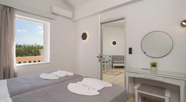 Люкс c 1 комнатой с видом на море Hotel Caretta Beach