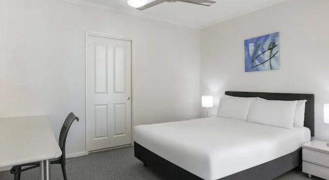 Номер Standard с балконом Park Regis City Quays