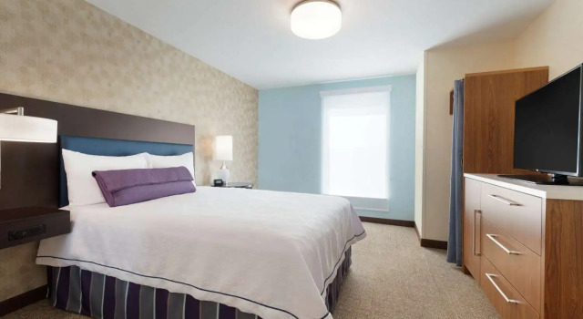 Двухместный люкс c 1 комнатой Home2 Suites by Hilton Milwaukee Airport