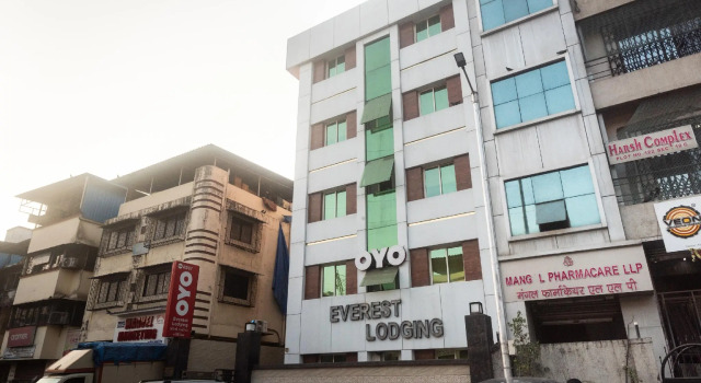 Capital O 67431 Hotel Everest Lodging